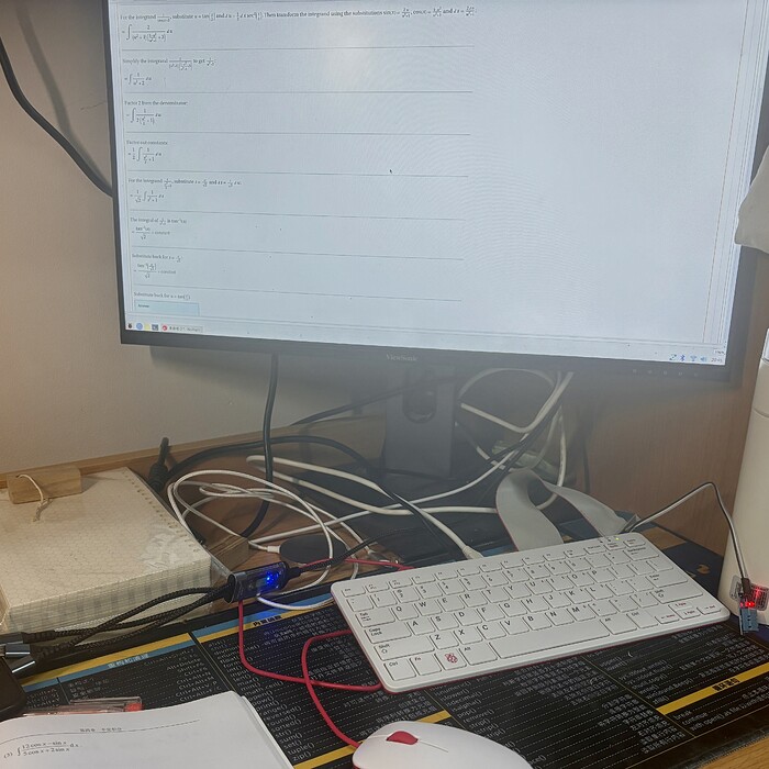乱糟糟的桌面